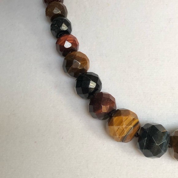 Multi-Color Faceted Tiger’s Eye Gemstone (495.80 cts) Beads Necklace